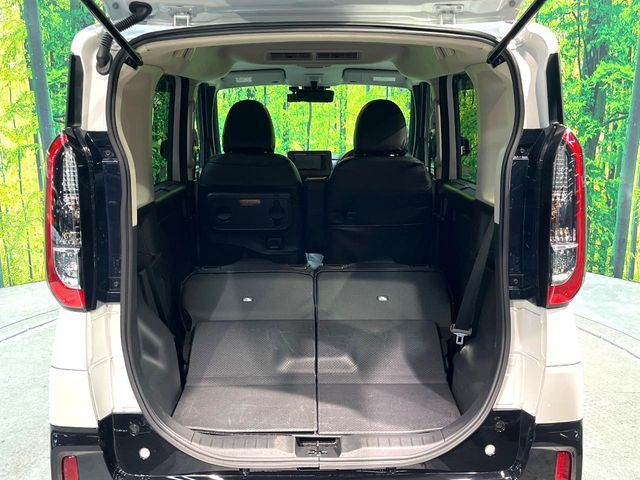 ���i�̂���������ʋ΁A���}���ɏ\���ȉ׎��X�y�[�X���m�ۂ��Ă���܂��B�Z�J���h�V�[�g��|���ƁA�傫�ȉו��̐ύڂ��\�ł���