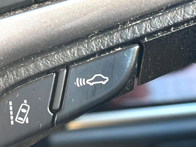 �y�g���^�Z�[�t�e�B�Z���XP�z���s���ɑO���̎ԗ�����F�����A�Փ˂������Ȏ��͌x��ƃu���[�L�ŏՓˉ���Ɣ�Q�y�����A�V�X�g�B�����S�Ƀh���C�u�����y���݂��������܂��B