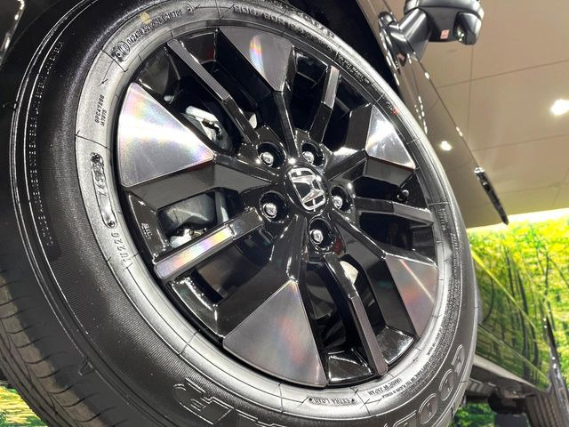 �y����16�C���`�A���~�z�C�[���z�O�ςɃ}�b�`���������A���~�z�C�[���𑕒����Ă���܂��B�e��ЊO�A���~�z�C�[����A�X�^�b�h���X�^�C�����戵�����Ă���܂��B���񂲑��k����������