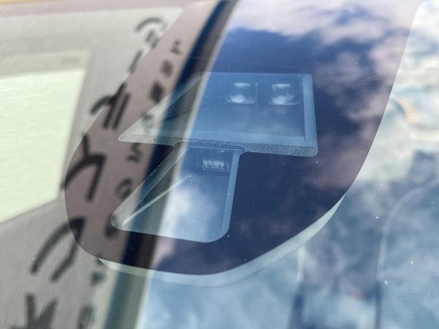 �y�X�Y�L �Z�[�t�e�B�T�|�[�g�z���s���ɑO���̎ԗ�����F�����A�Փ˂������Ȏ��͌x��ƃu���[�L�ŏՓˉ���Ɣ�Q�y�����A�V�X�g�B�����S�Ƀh���C�u�����y���݂��������܂��B