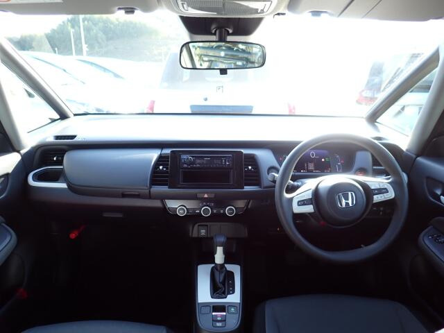 �C���p�l�摜�ɂȂ�܂��B�ԓ��͐��Ǝ҂ɂĎ����N���[�j���O�{�H�ς݂Ȃ̂ŁA��ϐ����ł��B