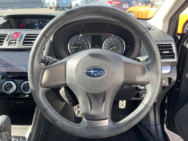 �y�����v�����X�e�A�����O�z�㎿�Ȋv���g�p���邱�ƂŁA��ɂ����������݂ƂĂ��^�]���₷���n���h���ł���