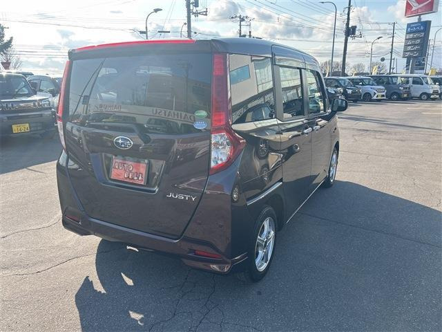 �݌ɎԂ́A�F�X�ȎԎ킪�������p�ӂ������Ă���܂��B