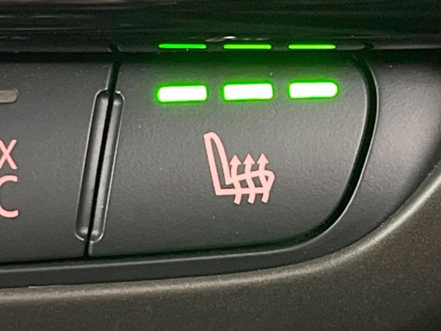 ���t�����g�V�[�g�q�[�e�B���O:�^�]�ȁE����ȋ��ɎO�i�K�Œ��߂��\�ȃV�[�g�q�[�^�[�𑕔����Ă���܂��B�G�߂��킸���K�ɂ��g�p���������܂��B