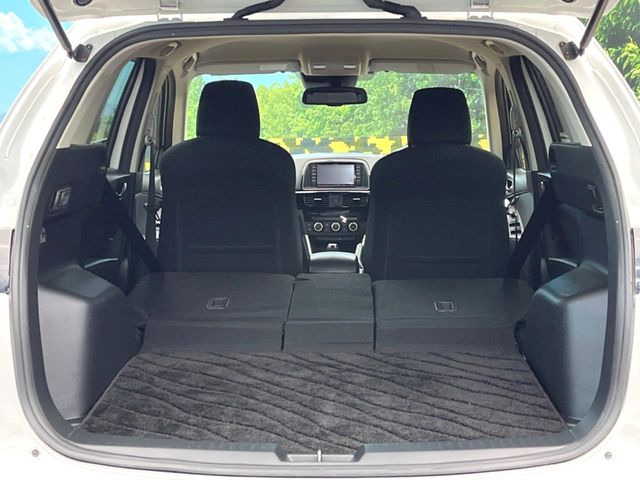 ���i�̂���������ʋ΁A���}���ɏ\���ȉ׎��X�y�[�X���m�ۂ��Ă���܂��B�Z�J���h�V�[�g��|���ƁA�傫�ȉו��̐ύڂ��\�ł���