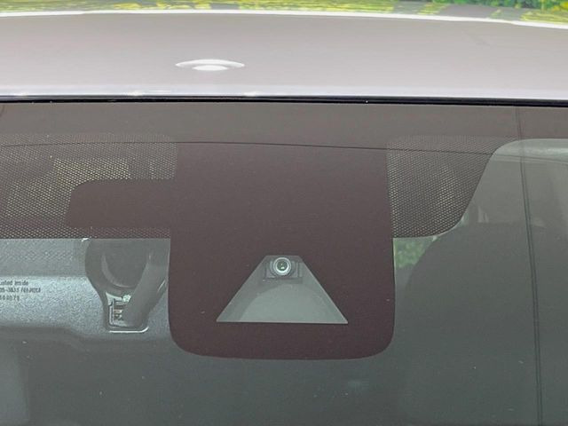 �y�G�}�[�W�F���V�[�u���[�L�z���s���ɑO���̎ԗ�����F�����A�Փ˂������Ȏ��͌x��ƃu���[�L�ŏՓˉ���Ɣ�Q�y�����A�V�X�g�B�����S�Ƀh���C�u�����y���݂��������܂��B