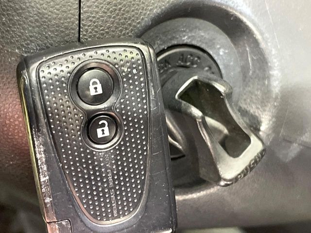 �y�L�[�t���[�V�X�e���z�J�o����|�P�b�g�ɓ��ꂽ�܂܂ł��h�A�̎{���E�������\�ȃX�}�[�g�L�[�𑕔��B�G���W���̃I���E�I�t�����J�M�����o���K�v����������Ƃ��Ă��֗��ł���