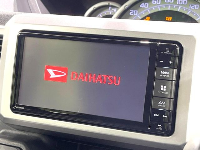 �y�����i�r�z�l�C�̏����i�r�𑕔����Ă���܂��B�i�r�̎g���₷���͂������A�I�[�f�B�I�@�\���[��!�L�����v�◷�s�͂������A�ʋ΂┃�����ȂǕ��i�̃h���C�u���y�����Ȃ�͂���