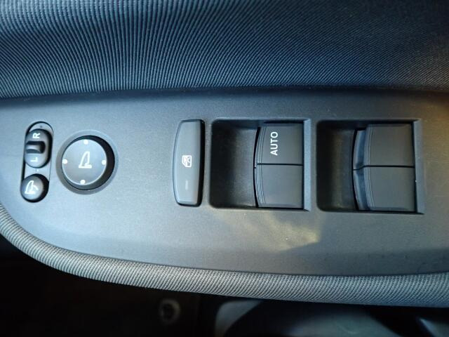 �d���i�[���h�A�~���[�E�p���[�E�B���h�E�������Ă��܂��B