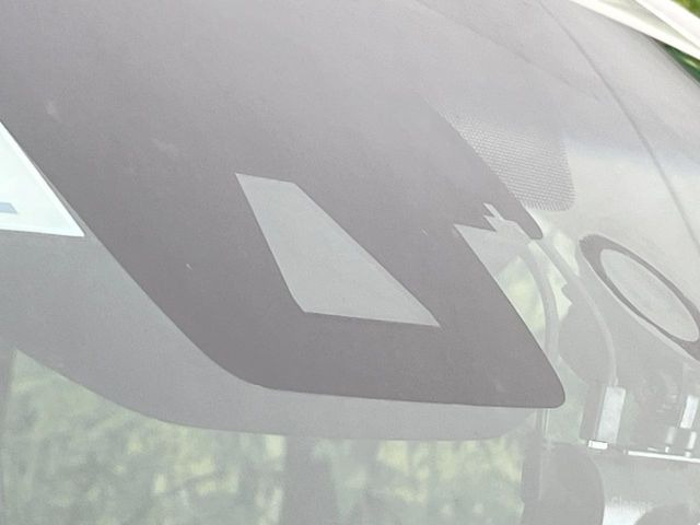 �y�g���^�Z�[�t�e�B�Z���X�z���s���ɑO���̎ԗ�����F�����A�Փ˂������Ȏ��͌x��ƃu���[�L�ŏՓˉ���Ɣ�Q�y�����A�V�X�g�B�����S�Ƀh���C�u�����y���݂��������܂��B