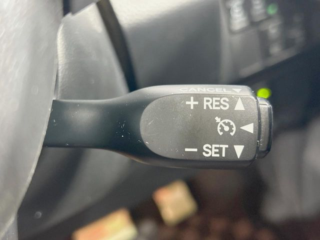 �y�N���[�Y�R���g���[���z�������H�����N���N���s�B�A�N�Z���𗣂��Ă���葬�x�ő��s���ł��A�������^�]���̕��S���y��!�����E�������ȒP�ȃX�C�b�`����Œ����ł��܂��B