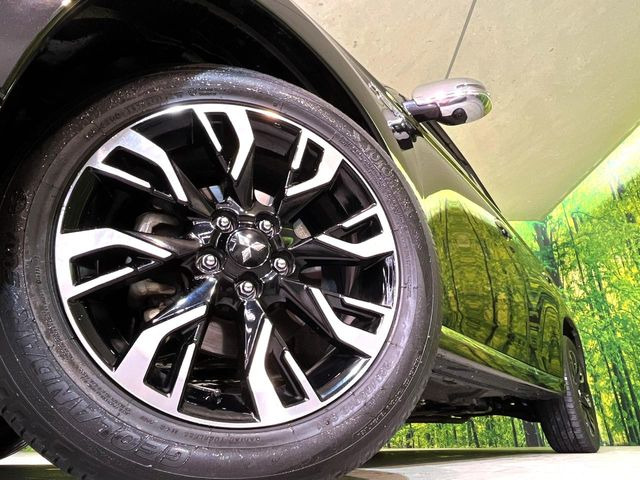 �y����18�C���`�A���~�z�C�[���z�O�ςɃ}�b�`���������A���~�z�C�[���𑕒����Ă���܂��B�e��ЊO�A���~�z�C�[����A�X�^�b�h���X�^�C�����戵�����Ă���܂��B���񂲑��k����������