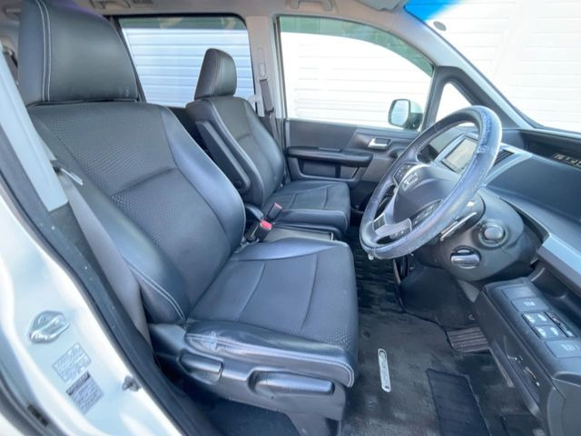 �y�n�[�t���U�[�V�[�g�z�������ƍ���S�n�𗼗������l�C�̃V�[�g���w�ʁE���ʂ̃t�@�u���b�N�f�ނ́A�ʋC���̗ǂ��⊊��ɂ����ɗD��Ă��܂��B�C���╞���ɍ��E���ꂸ���K�ɂ���肢�������܂��B