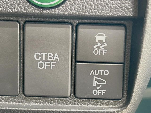 �y�V�e�B�u���[�L�A�N�e�B�u�V�X�e���z���s���ɑO���̎ԗ�����F�����A�Փ˂������Ȏ��͌x��ƃu���[�L�ŏՓˉ���Ɣ�Q�y�����A�V�X�g�B�����S�Ƀh���C�u�����y���݂��������܂��B