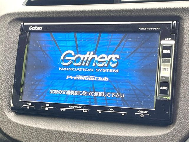 �y�����i�r�z�l�C�̏����i�r�𑕔����Ă���܂��B�i�r�̎g���₷���͂������A�I�[�f�B�I�@�\���[��!�L�����v�◷�s�͂������A�ʋ΂┃�����ȂǕ��i�̃h���C�u���y�����Ȃ�͂���