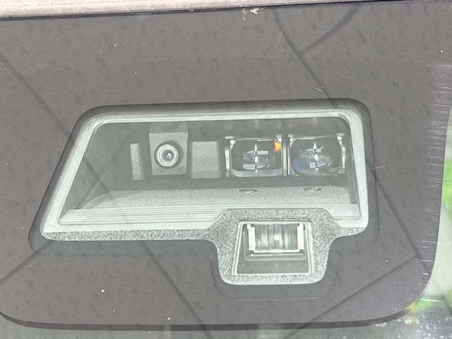 �y�X�}�[�g�u���[�L�T�|�[�g�z���s���ɑO���̎ԗ�����F�����A�Փ˂������Ȏ��͌x��ƃu���[�L�ŏՓˉ���Ɣ�Q�y�����A�V�X�g�B�����S�Ƀh���C�u�����y���݂��������܂��B