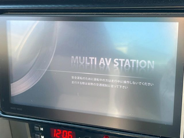 �y�����i�r�z�l�C�̏����i�r�𑕔����Ă���܂��B�i�r�̎g���₷���͂������A�I�[�f�B�I�@�\���[��!�L�����v�◷�s�͂������A�ʋ΂┃�����ȂǕ��i�̃h���C�u���y�����Ȃ�͂���