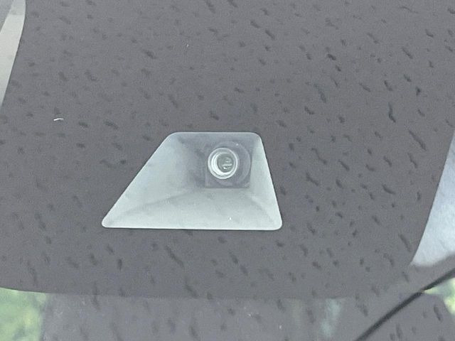 �y�G�}�[�W�F���V�[�u���[�L�z���s���ɑO���̎ԗ�����F�����A�Փ˂������Ȏ��͌x��ƃu���[�L�ŏՓˉ���Ɣ�Q�y�����A�V�X�g�B�����S�Ƀh���C�u�����y���݂��������܂��B