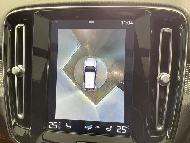 ���p�m���~�b�N�r���[���j�^�[:��p�̃J�����ɂ��A�ォ�猩���낵���悤�Ȏ��_��360�x�N���}�̎��͂��m�F���邱�Ƃ��ł��܂������p�������m�F���₷���A�����ꏊ�ł̐؂�Ԃ��⒓�Ԃ��X���[�Y�ɍs���܂��B