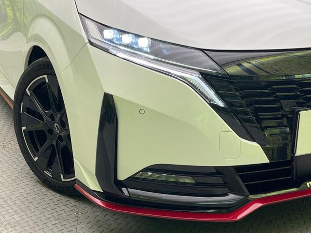 �yLED�w�b�h���C�g�z���V����ԑ��s�����ǍD�Ȏ��E���m�ۂ����S���ĉ^�]�ł��鍂�P�xLED�w�b�h���C�g�𑕔�!�_�����x�������A����d�͂��}�����Ă��܂��B