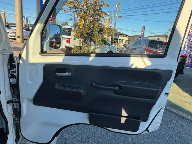 ���W����ɂ͍��i���̒��ÎԂ�V�Ԃ��������ł����W���䐔100��̑�^�W����֐��񂲗��X����������