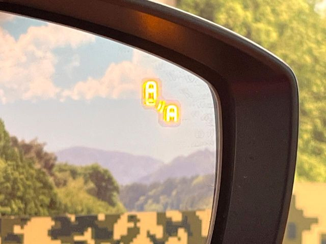 �y�u���C���h�X�|�b�g���j�^�����O�z���s���A�h�A�~���[�̎��p�ɂȂ�₷���ӏ��Ɍ㑱�Ԃ��ڋ߂���ƃT�C�h�~���[�t�߂Ɍx����\���A�h���C�o�[�ɒ��ӊ��N�����Ă���܂��B