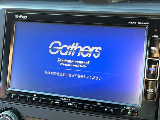 �y�����i�r�z�l�C�̏����i�r�𑕔����Ă���܂��B�i�r�̎g���₷���͂������A�I�[�f�B�I�@�\���[��!�L�����v�◷�s�͂������A�ʋ΂┃�����ȂǕ��i�̃h���C�u���y�����Ȃ�͂���