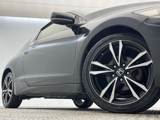 �y����17�C���`�A���~�z�C�[���z�O�ςɃ}�b�`���������A���~�z�C�[���𑕒����Ă���܂��B�e��ЊO�A���~�z�C�[����A�X�^�b�h���X�^�C�����戵�����Ă���܂��B���񂲑��k����������