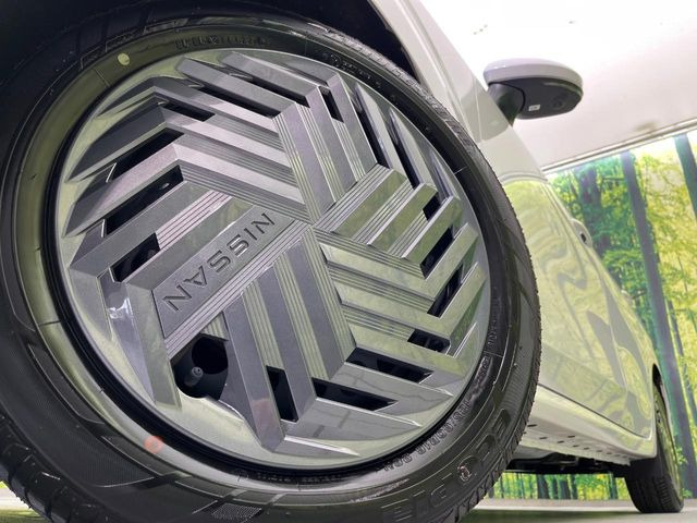 �y����16�C���`�A���~�z�C�[���z�O�ςɃ}�b�`���������A���~�z�C�[���𑕒����Ă���܂��B�e��ЊO�A���~�z�C�[����A�X�^�b�h���X�^�C�����戵�����Ă���܂��B���񂲑��k����������