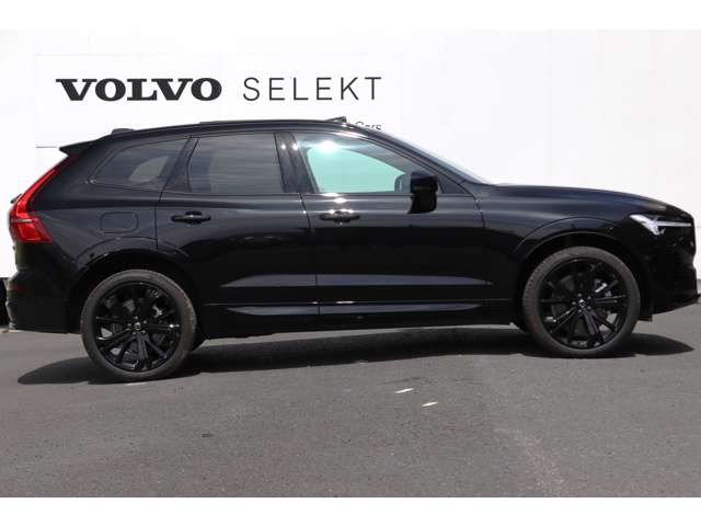XC60ウルトラ T6 AWD プラグイン ハイブリッド ブラック エディション 4WD