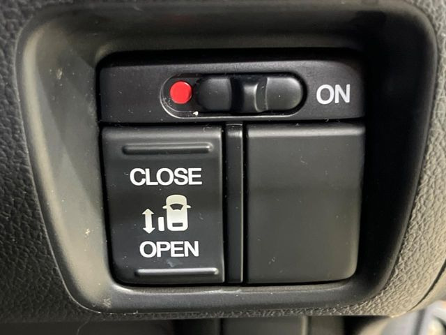 �y�p���[�X���C�h�h�A�z�X�}�[�g�L�[��^�]�Ȃ̃X�C�b�`�ŃX���C�h�h�A�̊J���\���d��������͂����ăh�A���J����K�v�������A���������q�l�ł��A�d���ו��������Ă��鎞�����N�ɊJ���߂ł��܂���