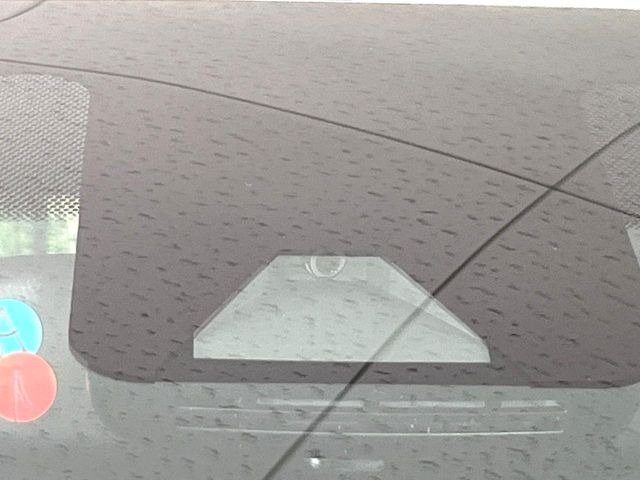 �y�g���^�Z�[�t�e�B�Z���X�z���s���ɑO���̎ԗ�����F�����A�Փ˂������Ȏ��͌x��ƃu���[�L�ŏՓˉ���Ɣ�Q�y�����A�V�X�g�B�����S�Ƀh���C�u�����y���݂��������܂��B