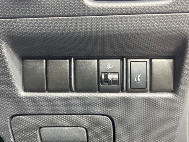 �y�p���[�X���C�h�h�A�z�X�}�[�g�L�[��^�]�Ȃ̃X�C�b�`�ŃX���C�h�h�A�̊J���\���d��������͂����ăh�A���J����K�v�������A���������q�l�ł��A�d���ו��������Ă��鎞�����N�ɊJ���߂ł��܂���