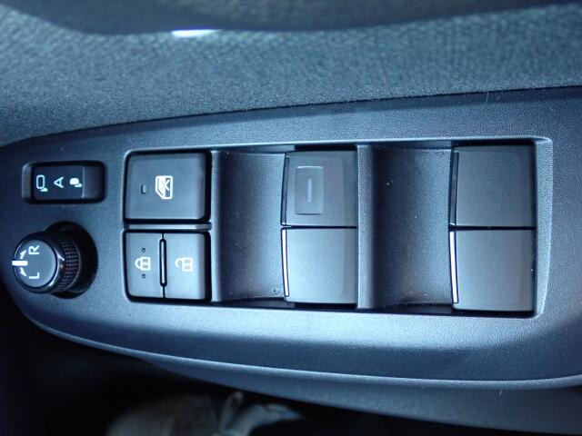 �d���i�[���h�A�~���[�E�p���[�E�B���h�E�������Ă��܂��B