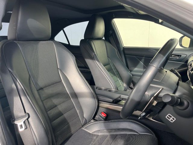 �^�]�Ȃ܂��ɂ͏\���ȃX�y�[�X������A�啿�ȕ��ł��������^�]���Ă�����������ł��B