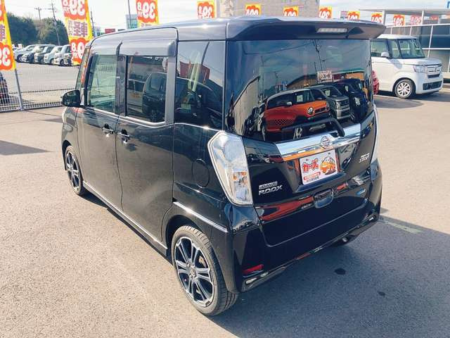 ���X�ł͌y�����Ԃ��畁�ʎԂ܂ŕ��L���I�[�����[�J�[�̎Ԏ�E�F�E�O���[�h��L�x�ɑ����Ă���܂��B