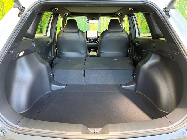 ���i�̂���������ʋ΁A���}���ɏ\���ȉ׎��X�y�[�X���m�ۂ��Ă���܂��B�Z�J���h�V�[�g��|���ƁA�傫�ȉו��̐ύڂ��\�ł���