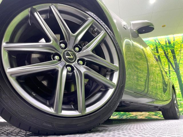 �y����18�C���`�A���~�z�C�[���z�O�ςɃ}�b�`���������A���~�z�C�[���𑕒����Ă���܂��B�e��ЊO�A���~�z�C�[����A�X�^�b�h���X�^�C�����戵�����Ă���܂��B���񂲑��k����������