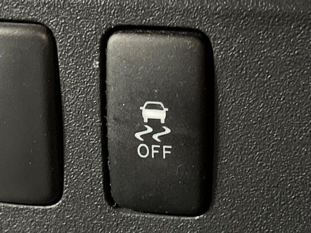 �y������h�~���u�z�ԗ��̉���������m����ƁA�����I�Ɏԗ��̐i�s������ۂ悤�Ɏԗ��𐧌䂵�܂��B�J�̓��ȂǊ���₷���H�ʏ󋵂ł����S�ȉ^�]���\�ł��B