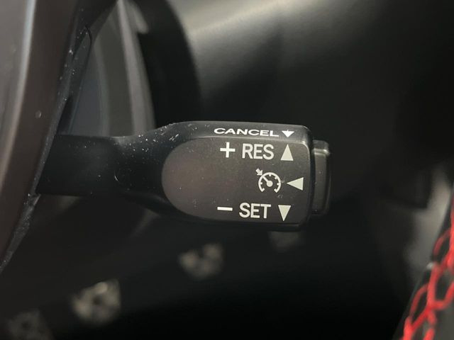 �y�N���[�Y�R���g���[���z�������H�����N���N���s�B�A�N�Z���𗣂��Ă���葬�x�ő��s���ł��A�������^�]���̕��S���y��!�����E�������ȒP�ȃX�C�b�`����Œ����ł��܂��B