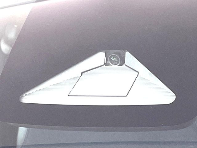 �y�z���_�Z���V���O�z���s���ɑO���̎ԗ�����F�����A�Փ˂������Ȏ��͌x��ƃu���[�L�ŏՓˉ���Ɣ�Q�y�����A�V�X�g�B�����S�Ƀh���C�u�����y���݂��������܂��B