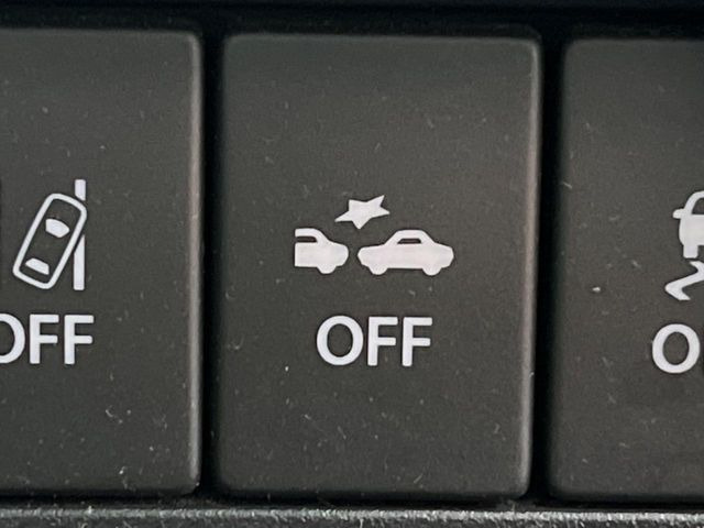 �y�X�Y�L �Z�[�t�e�B�T�|�[�g�z���s���ɑO���̎ԗ�����F�����A�Փ˂������Ȏ��͌x��ƃu���[�L�ŏՓˉ���Ɣ�Q�y�����A�V�X�g�B�����S�Ƀh���C�u�����y���݂��������܂��B