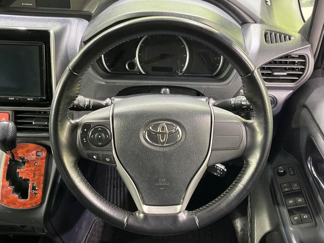 �y�����v�����X�e�A�����O�z�㎿�Ȋv���g�p���邱�ƂŁA��ɂ����������݂ƂĂ��^�]���₷���n���h���ł���