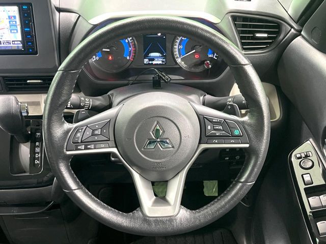 �y�����v�����X�e�A�����O�z�㎿�Ȋv���g�p���邱�ƂŁA��ɂ����������݂ƂĂ��^�]���₷���n���h���ł���