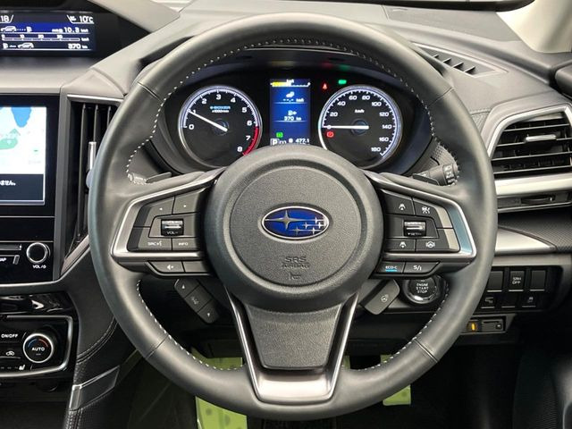 �y�����v�����X�e�A�����O�z�㎿�Ȋv���g�p���邱�ƂŁA��ɂ����������݂ƂĂ��^�]���₷���n���h���ł���