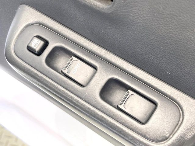 ��D�]�𒸂��Ă���܂��{�f�B�̒e�X�v���b�V���R�[�g���D�]��t���B�ʏ�̃K���X�R�[�g�ƈقȂ�A�ϋv�N��6�N�̖��@���K���X�R�[�e�B���O���A�{�f�B���L���C�ȏ�Ԃɕۂ��Ă���܂��B