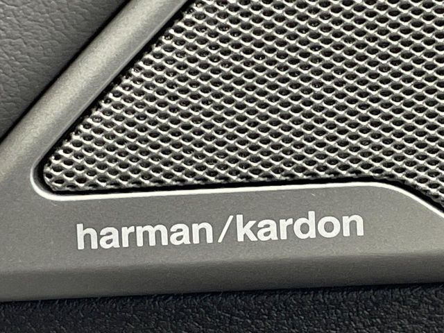 ��harman/kardon�T�E���h�V�X�e��:�I�[�f�B�I��僁�[�J�[����|����v���~�A���X�s�[�J�[�𑕔��B�����̃X�s�[�J�[����A���̗������܂ŕ����鍂�i���ȉ��y�����y���݂��������܂��B