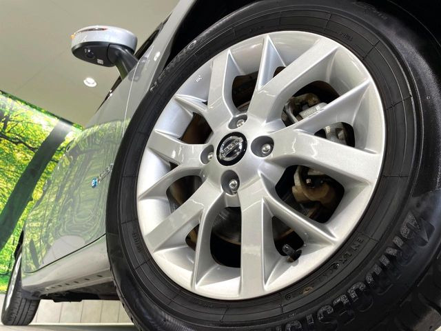 �y����15�C���`�A���~�z�C�[���z�O�ςɃ}�b�`���������A���~�z�C�[���𑕒����Ă���܂��B�e��ЊO�A���~�z�C�[����A�X�^�b�h���X�^�C�����戵�����Ă���܂��B���񂲑��k����������