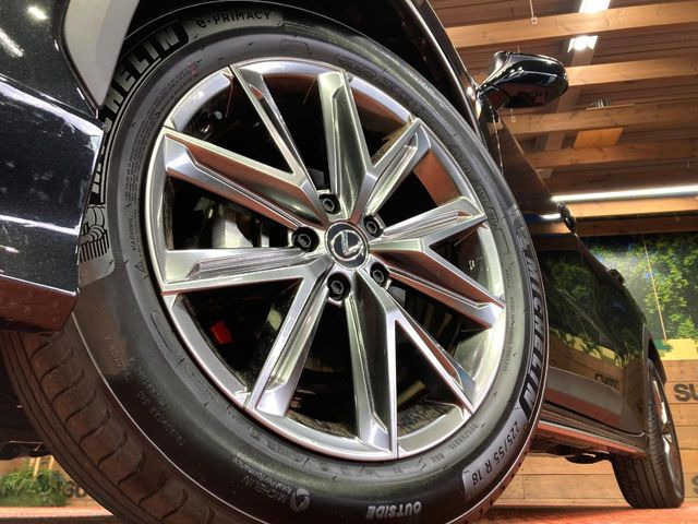 �y����18�C���`�A���~�z�C�[���z�O�ςɃ}�b�`���������A���~�z�C�[���𑕒����Ă���܂��B�e��ЊO�A���~�z�C�[����A�X�^�b�h���X�^�C�����戵�����Ă���܂��B���񂲑��k����������