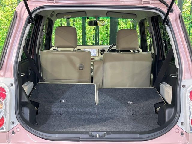 ���i�̂���������ʋ΁A���}���ɏ\���ȉ׎��X�y�[�X���m�ۂ��Ă���܂��B�Z�J���h�V�[�g��|���ƁA�傫�ȉו��̐ύڂ��\�ł���